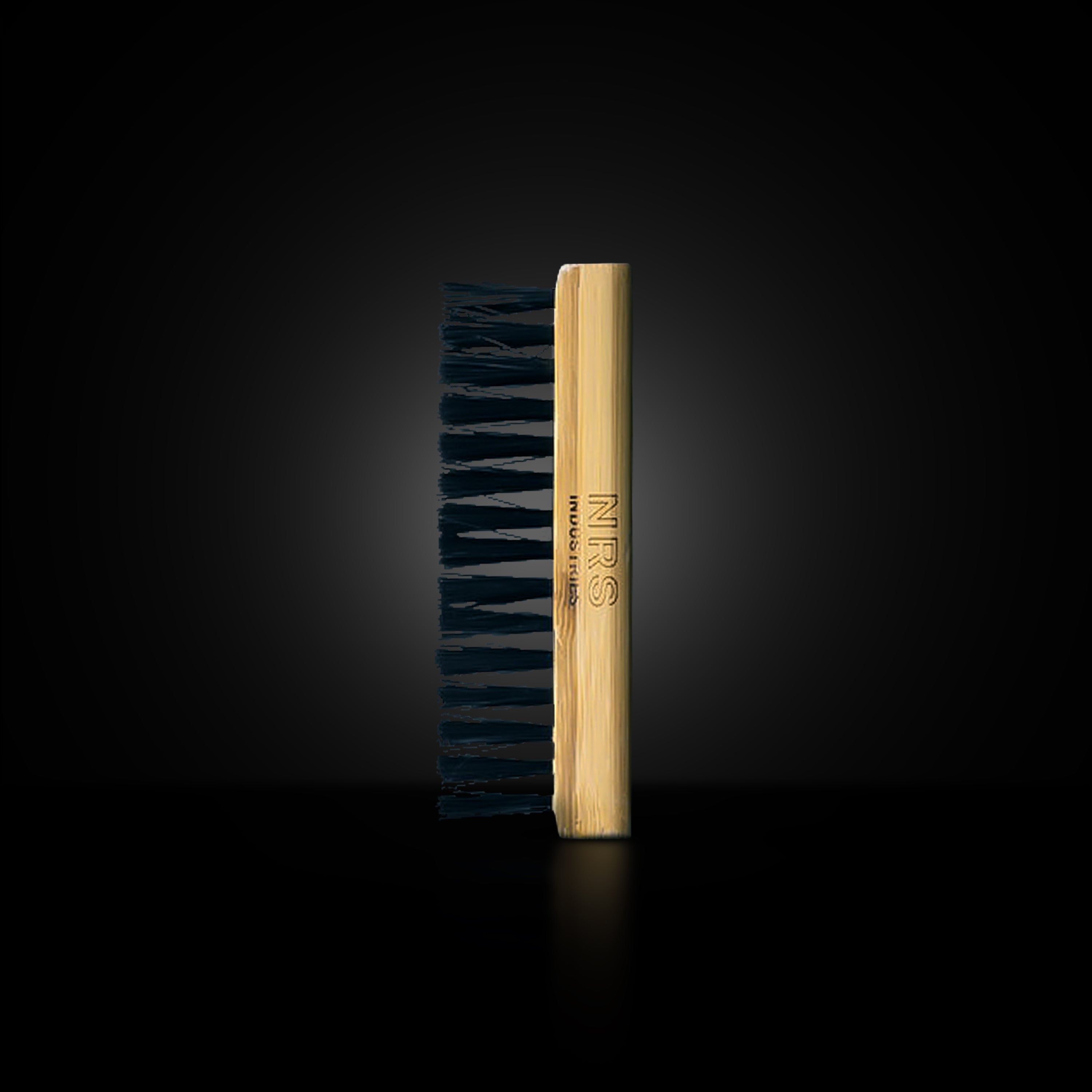 ESSENTIAL SUEDE BRUSH