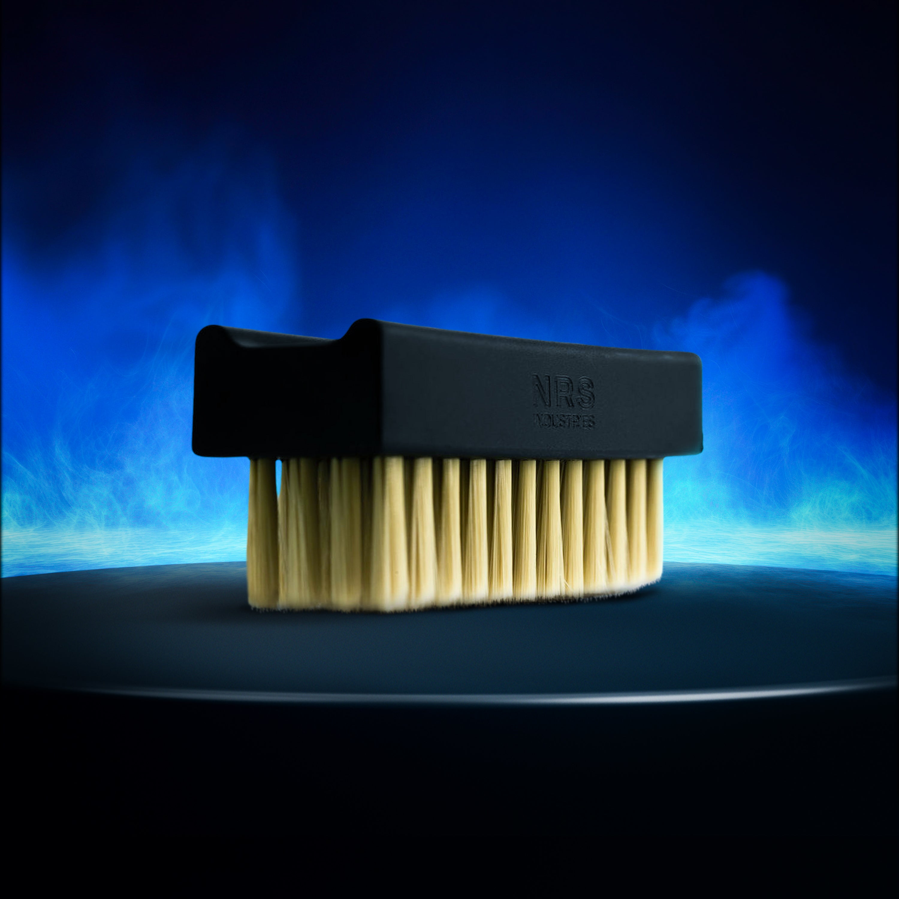 ESSENTIAL SNEAKER CLEANING BRUSH