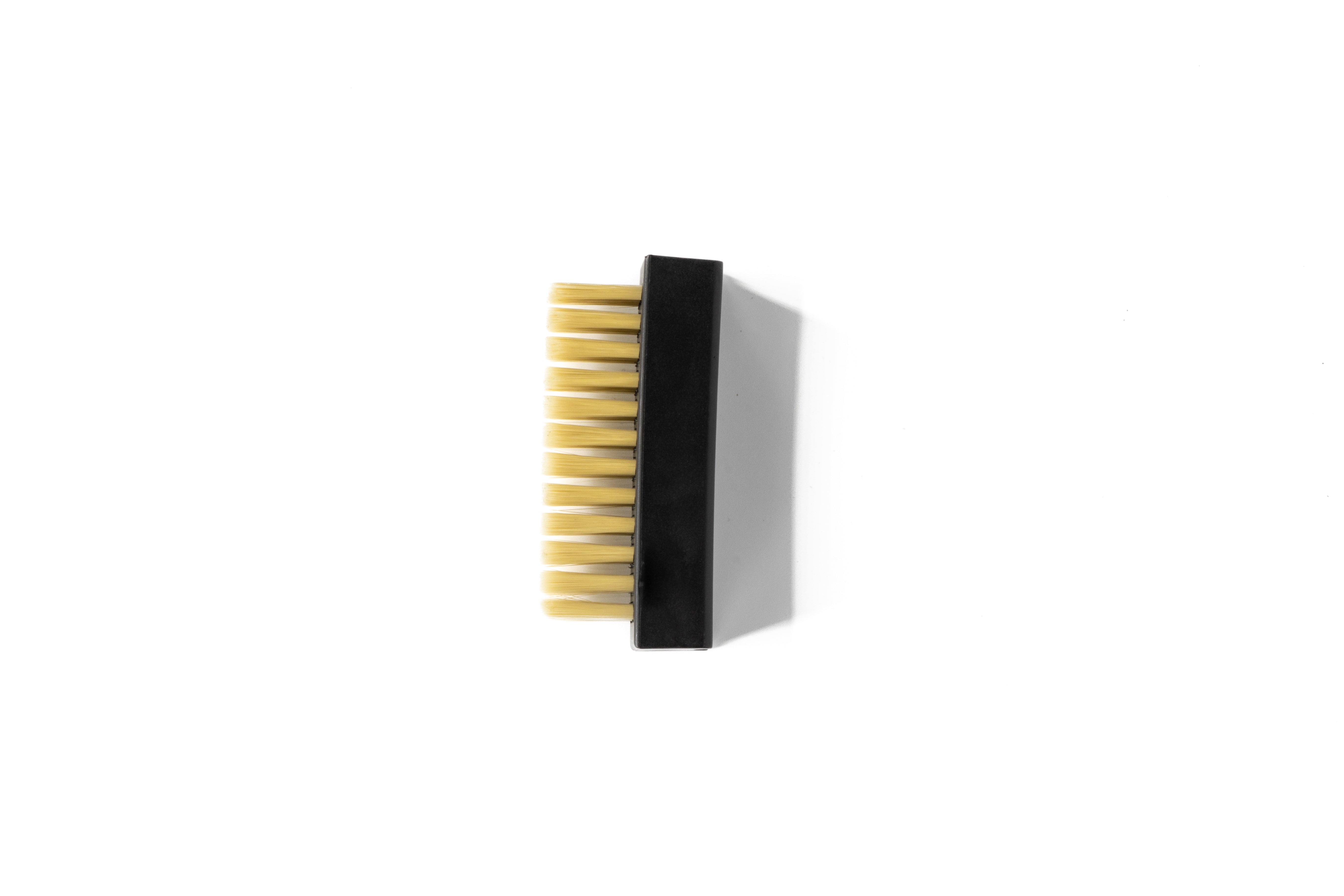 ESSENTIAL SNEAKER CLEANING BRUSH